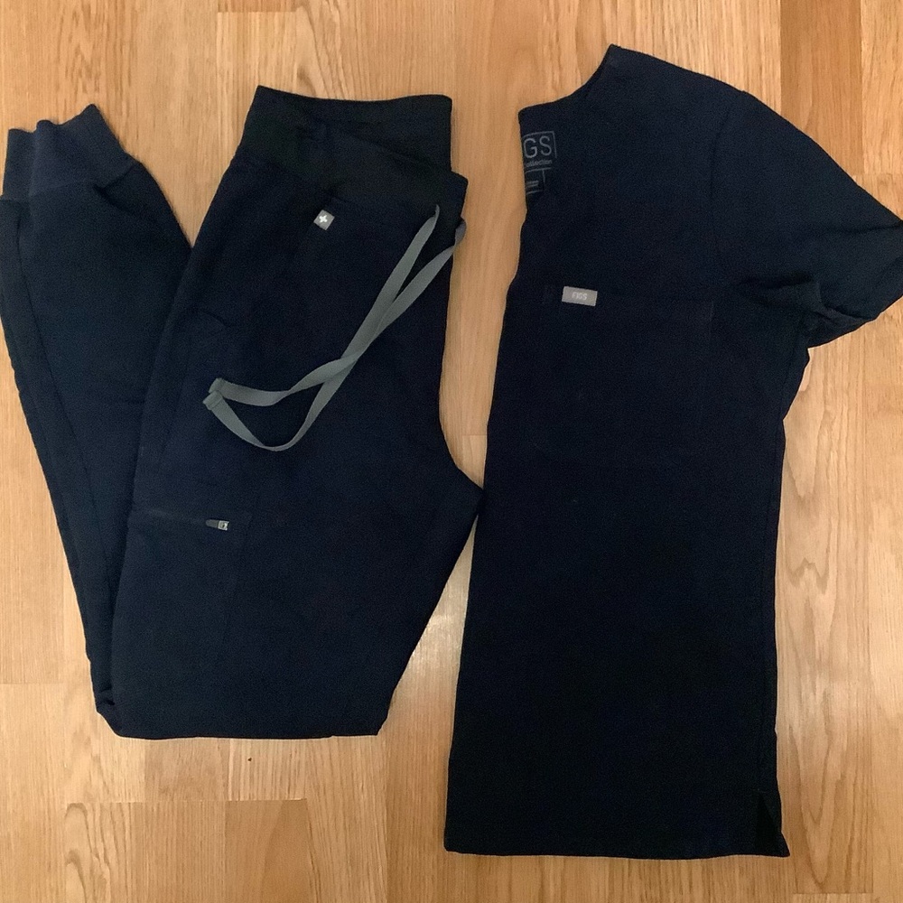 SET FIGS navy bundle xs